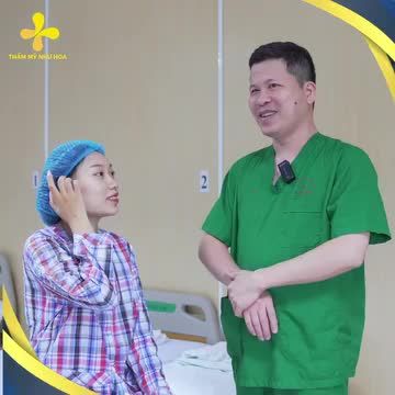 Tiktoker Đồng Trang chia sẻ: Khi trang điểm là khi chúng ra nhìn rõ nhất những chi tiết chưa hoàn hảo trên gương mặt của mình.