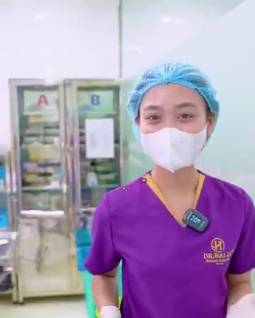Độn cằm V-line giải pháp vàng mang đến cho bạn gương mặt cân đối  Theo dõi ngay