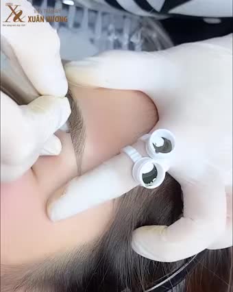 Sợi lông mày siêu mảnh, chân thực tới từng milimet nhờ Khắc sợi Hairstroke tại VTM Xuân Hương được tạo ra như thế nào?