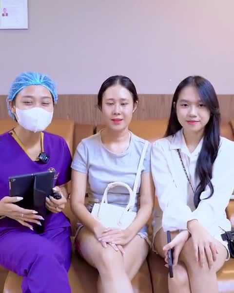 Mê mẩn với nhan sắc xinh đẹp của cô bạn thân sau khi thực hiện combo Nâng mũi Mediform+ cắt mí tại Dr.Hải Lê