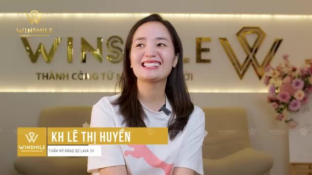 Chia sẻ với Win Smile sau khi làm răng, điều khiến chị Huyền luyến tiếc nhất là "lẽ ra nên làm răng sớm hơn".