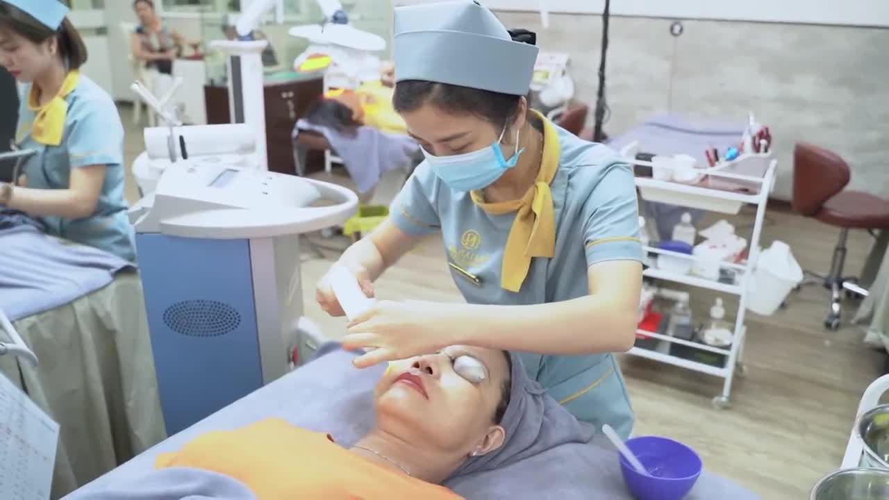 Trị tàn nhang 1 lần duy nhất công nghệ ánh sáng Elos mang đến hiệu quả vượt trội như thế nào? Theo dõi ngay