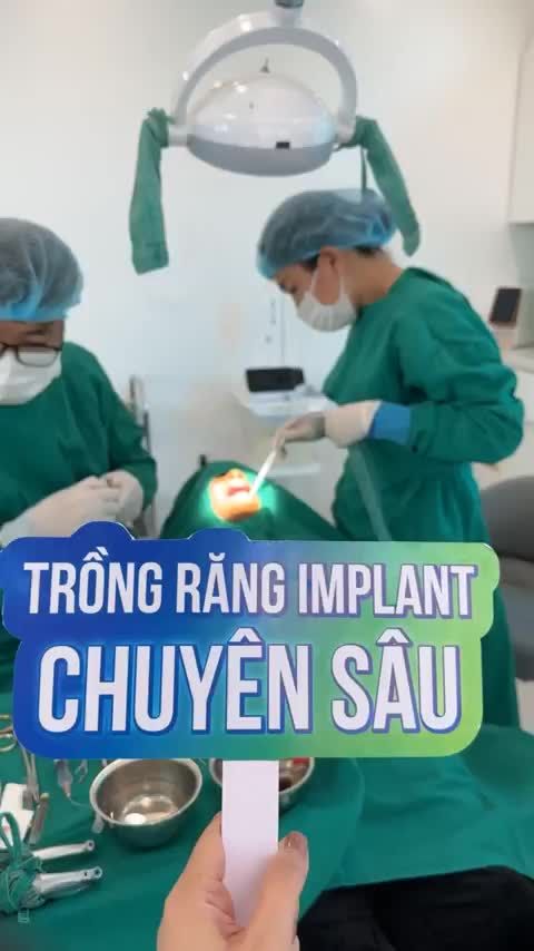 Quá trình trồng răng implant khôi phục lại những chiếc răng hàm bị mất cho cô Mai tại cơ sở Bắc Giang.