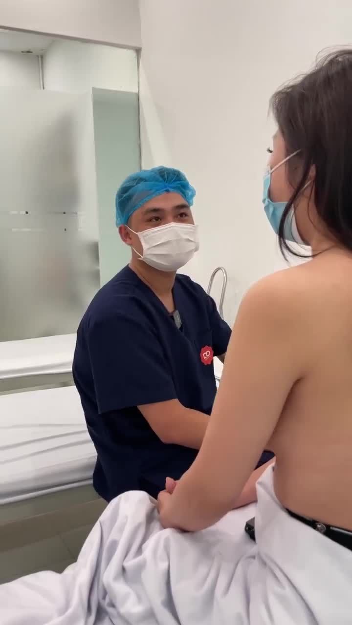 KHÁCH HÀNG NÂNG NGỰC BÁC SĨ ĐIỀN TỪ 2018 FEEDBACK LẠI RẤT CHÂN THỰC.