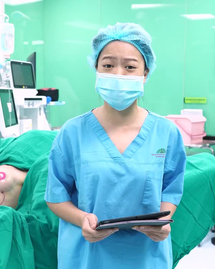 THÁO TÚI NGỰC DO BAO XƠ GÂY BIẾN DẠNG NGỰC