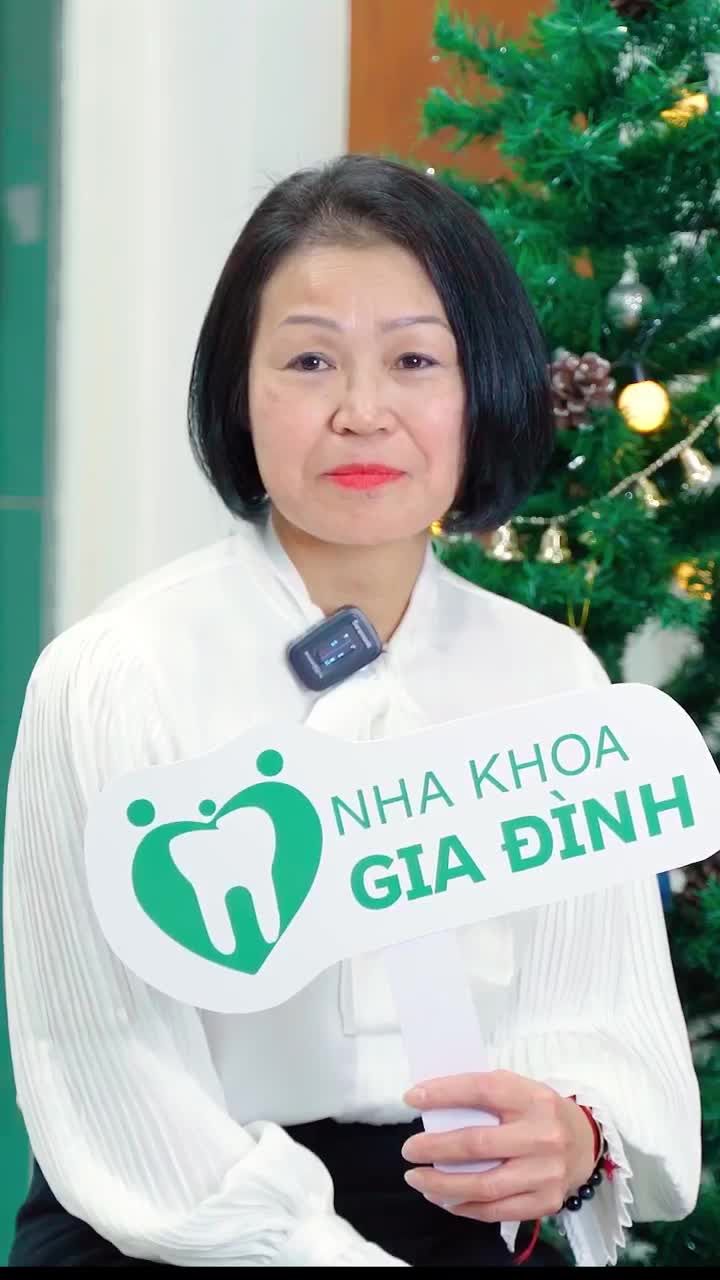 CHỊ KHÁCH VIỆT KIỀU ĐỨC XINH ĐẸP VỪA HOÀN THÀNH 20 ĐƠN VỊ RĂNG SỨ THẨM MỸ TẠI NHA KHOA GIA ĐÌNH