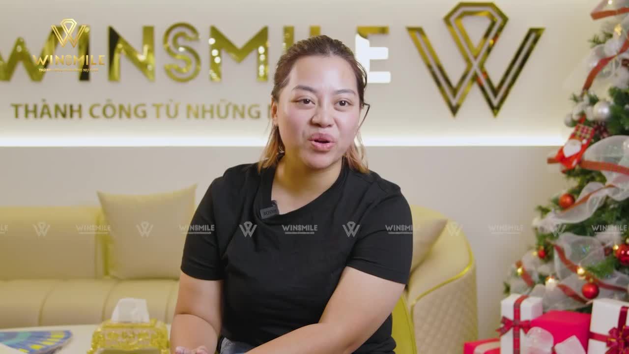 Quyết định trở về Việt Nam làm lại răng sứ sau khi thấy sự khác biệt quá lớn của nụ cười hiện tại so với trước đây, chị Hường chỉ tin tưởng lựa chọn Win Smile thay vì nha khoa nơi đang sinh sống
