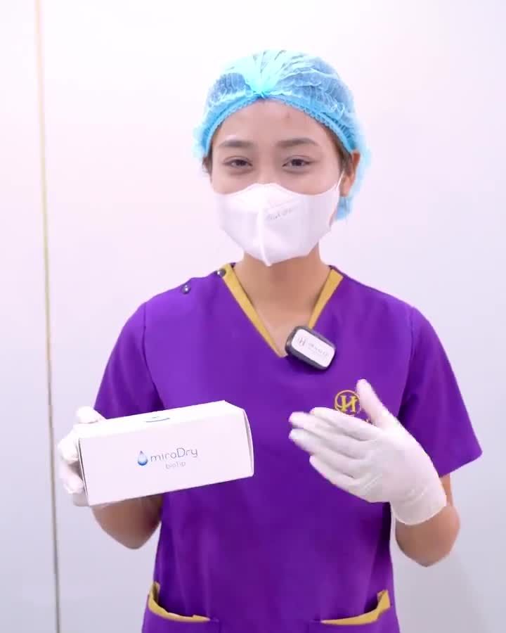 Cuối năm khách hàng Việt Kiều hồi hương đến Dr.Hải Lê điều trị chứng tăng tiết mồ hôi, hôi nách hiệu quả chỉ sau một lần điều trị đây ạ