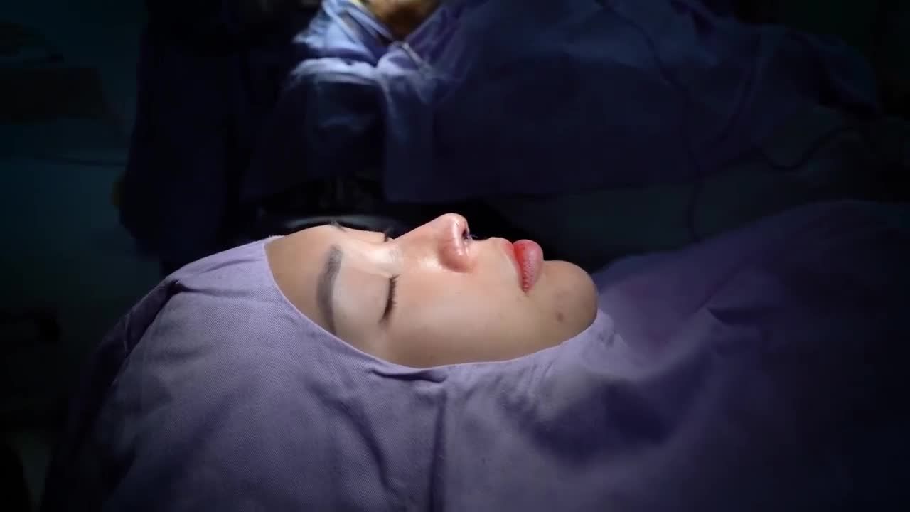Lí do các chị em "rần rần" lựa chọn nâng mũi đón Tết tại Dr.Hải Lê là đây ...