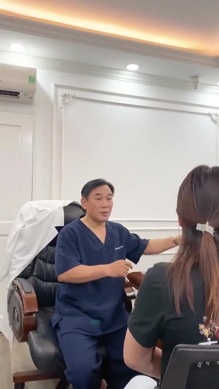 Tư vấn sửa mũi lại cho khách hàng đã làm 7 năm.