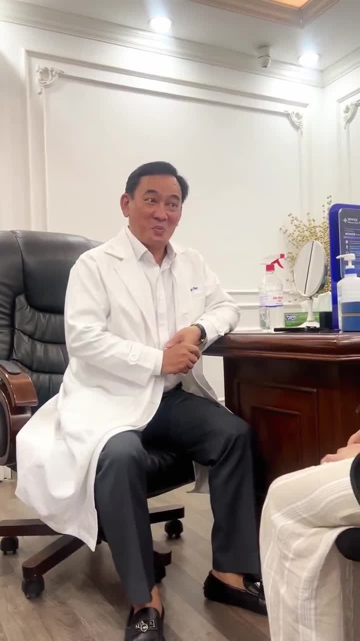 Tư vấn cho chị khách hàng đã làm mũi 30 năm ở Mỹ, ngực cũng đã làm hai mấy năm