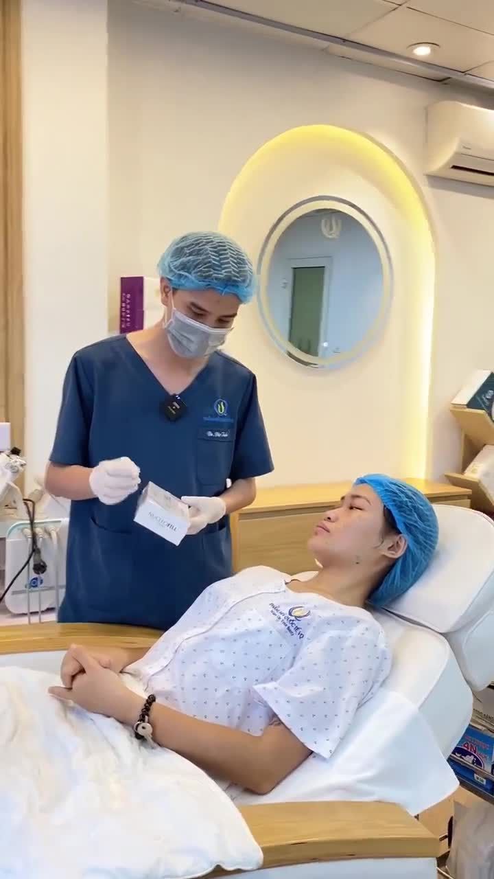 PROFHILO trẻ hóa cho K.H đã thực hiện combo cắt mí + Mở góc mắt.