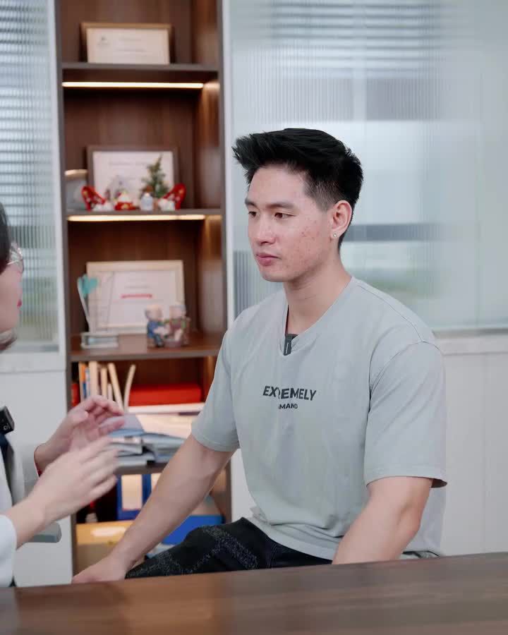 HỒNG NGỌC LIÊN TIẾP ĐÓN NHẬN CÁC CA MỤN NẶNG/ MỤN ẨN DO SỬ DỤNG MỸ PHẨM SAI CÁCH