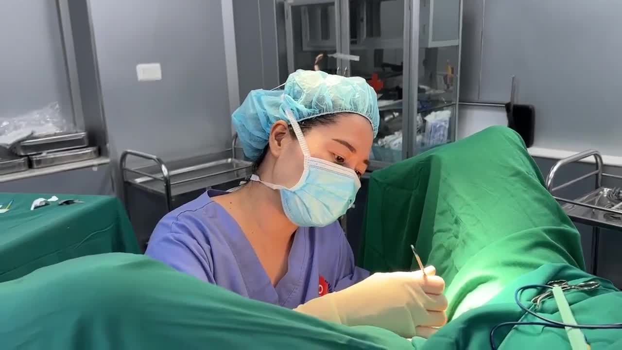 BÁC SĨ HỒNG VÂN "LÊN SÓNG" - CHIA SẺ VỀ CÁC DỊCH VỤ LÀM ĐẸP "CÔ BÉ"