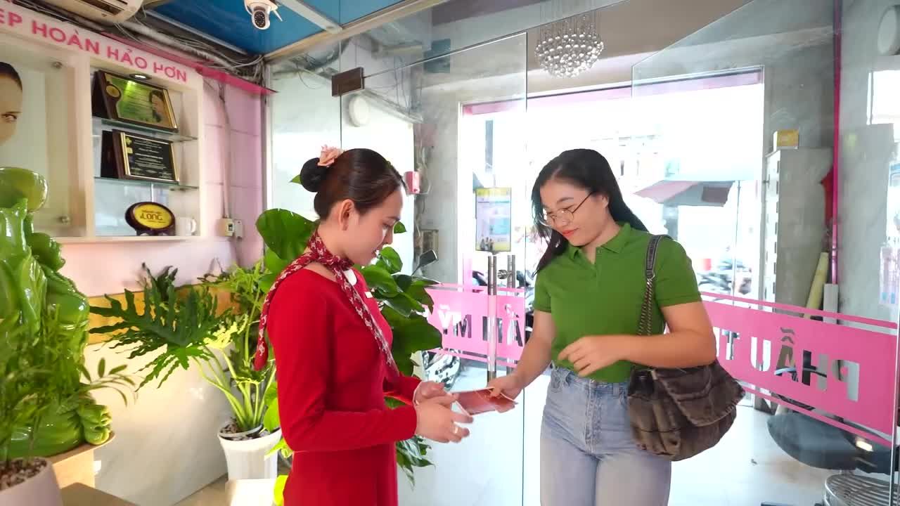 KHÁCH HÀNG TỎA SÁNG SAU KHI NÂNG MŨI CÙNG BÁC SĨ LONG