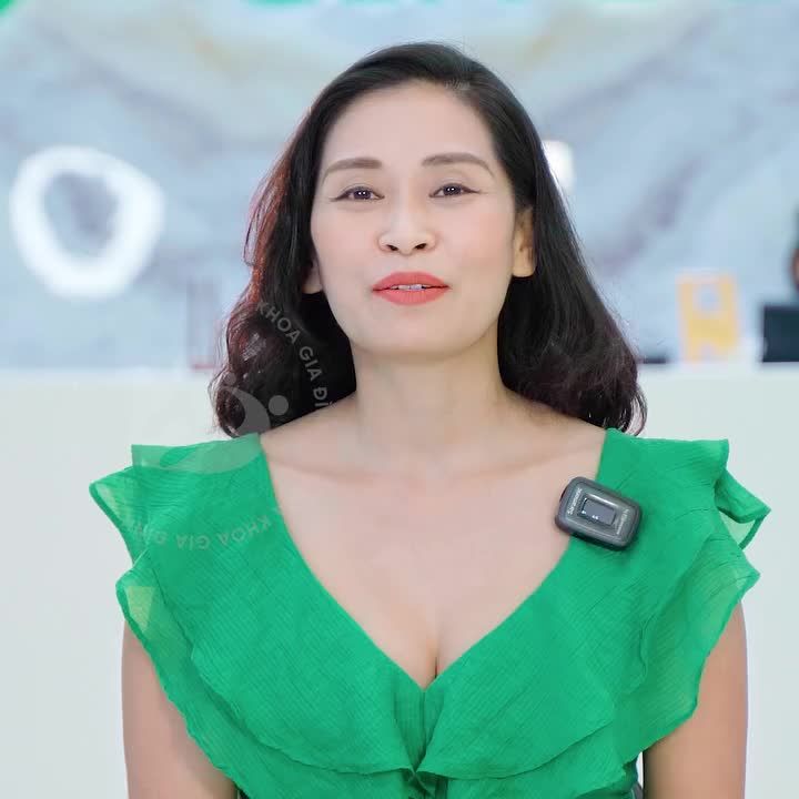 Năm mới đến, ngoài việc tân trang lại nhà cửa thì các chị em đừng quên chăm chút cho ngoại hình và nhan sắc của mình nhé.