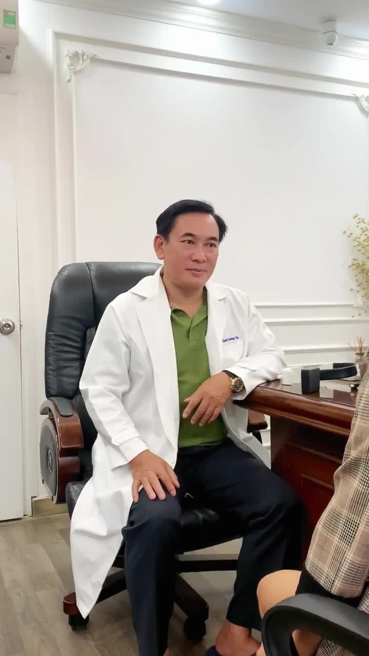Em gái đã từng làm mũi chỉ, đến tư vấn nâng mũi Em thích dáng mũi cao vừa phải, tự nhiên Cùng nghe bs tư vấn cho em nhé!