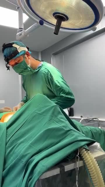 BÁC SĨ ĐIỀN CHIA SẺ VỀ TÌNH TRẠNG NGỰC CỦA KHÁCH HÀNG TRƯỚC KHI PHẪU THUẬT.