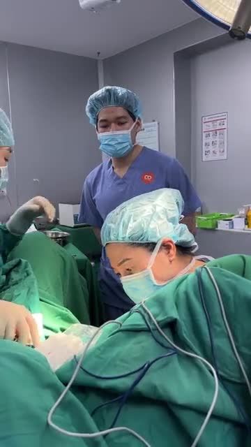 TÂN TRANG "CÔ BÉ" - CA TIỂU PHẪU CUỐI CÙNG TRONG NGÀY HÔM NAY TẠI DRD.