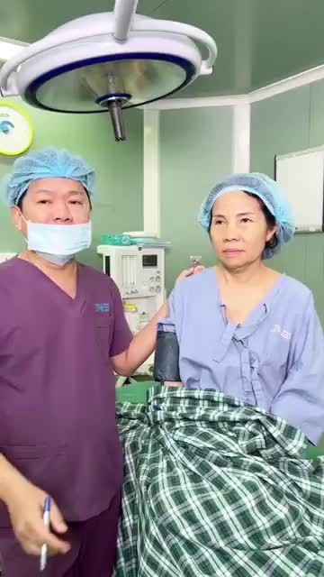 Bác sĩ Tú Dung ĐO VẼ Căng da mặt + Treo chân mày  cho Quý cô U60