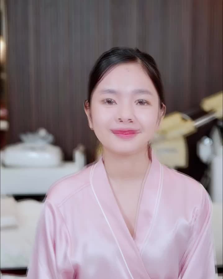 Bất ngờ với kết quả sau 5 buổi trị mụn Acne Medic của Quỳnh Hương
