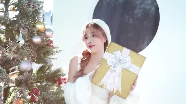 Mũi xinh đón Giáng Sinh cùng khách hàng của AZ NOSE