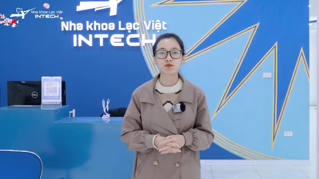 LẠC VIỆT INTECH THĂM NHÀ, CHÚC TẾT KHÁCH HÀNG TRỒNG RĂNG IMPLANT