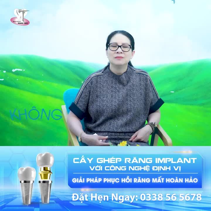Trẻ hóa nụ cười nhờ cấy ghép răng Implant