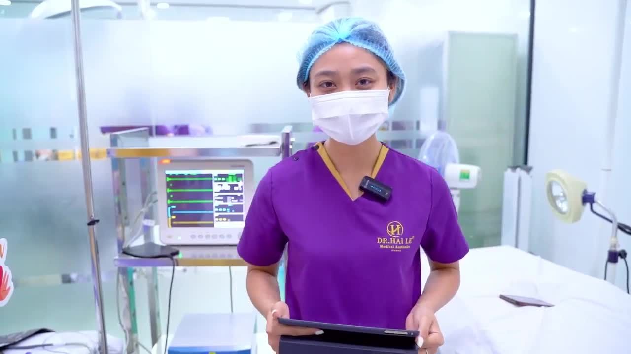 Vị khách hàng đã có sự thay đổi diện mạo "ngoạn mục" sau thực hiện Phẫu thuật chỉnh hình mí bệnh lý bẩm sinh tại Dr.Hải Lê!