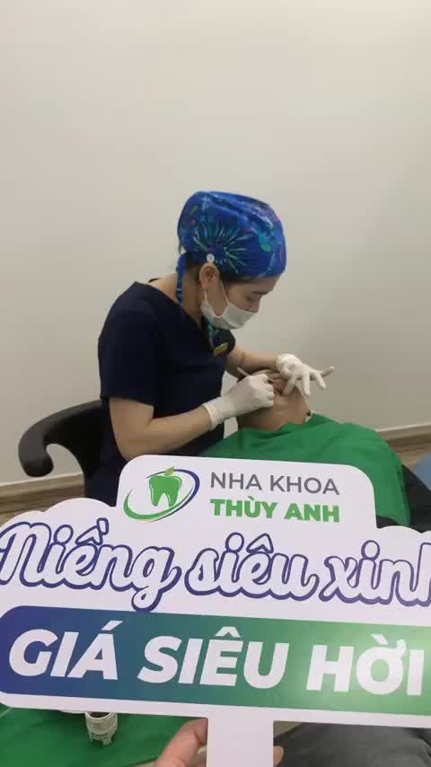 Giới thiệu ca niềng răng vừa được gắn mắc cài và thực hiện nâng khớp tại nha khoa Thuỳ Anh.