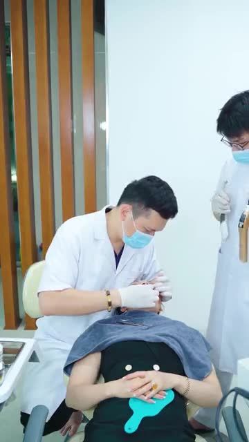 Chia sẻ của chị Nhung sau được bác sĩ Nha khoa Gia Đình kiến tạo cho một nụ cười mới