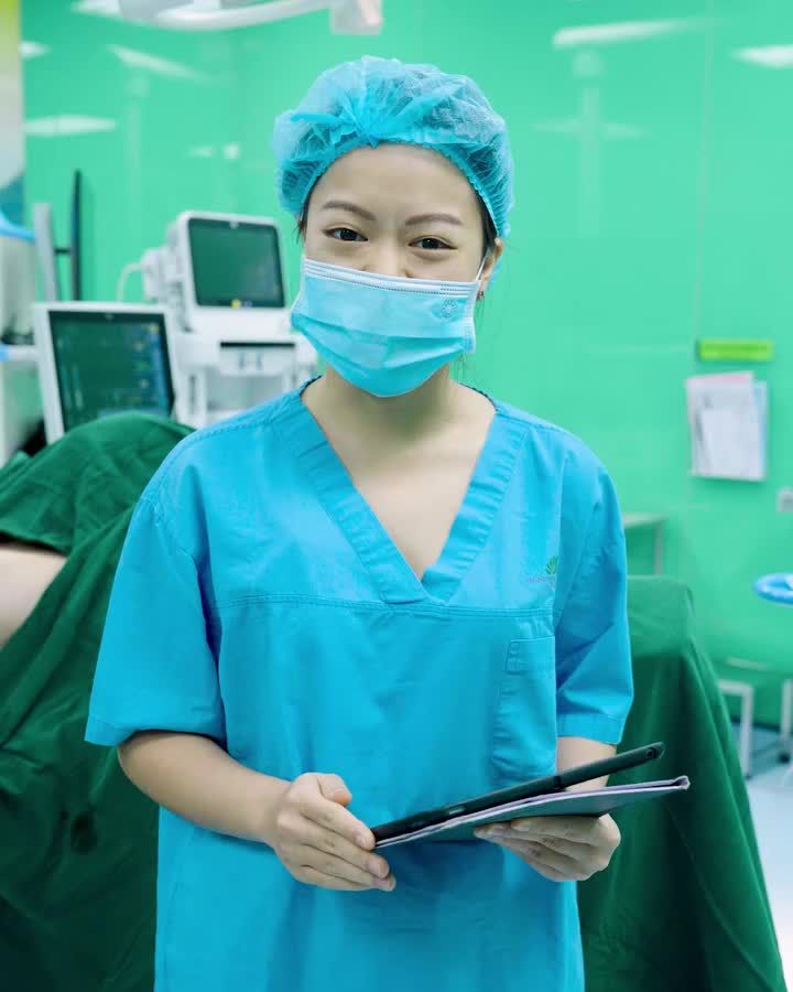KHOANG NGỰC RỘNG CHỌN NÂNG TÚI NÀO?