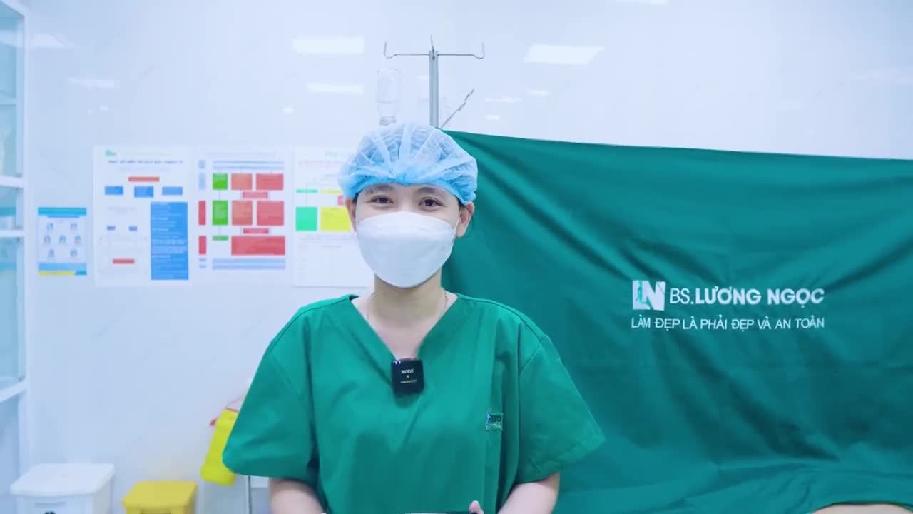 Được người quen từng trải nghiệm giới thiệu, chị V - với tình trạng dư thừa mỡ vùng bụng sau khi sinh bé thứ hai, đã quyết định lựa chọn HÚT MỠ TẠO DÁNG KHÔNG CĂNG CẮT DA tại ekip Bác sĩ Lương Ngọc để cải thiện vóc dáng của mình.