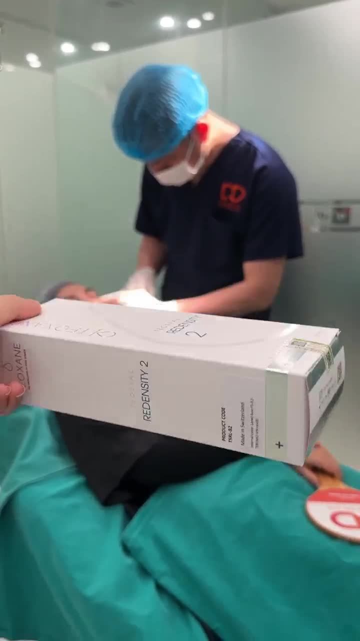 BẠN KHÁCH HÀNG RẤT HÀI LÒNG SAU KHI TIÊM LÀM ĐẦY RÃNH LỆ.