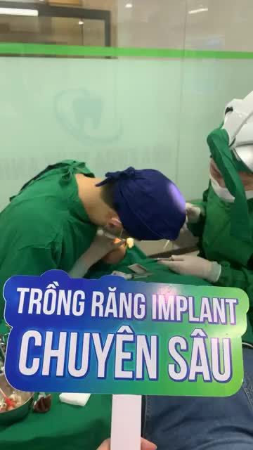 Cận cảnh quá trình cấy trụ chân răng implant khôi phục vị trí mất răng hàm số 26 và 36 cho khách hàng.