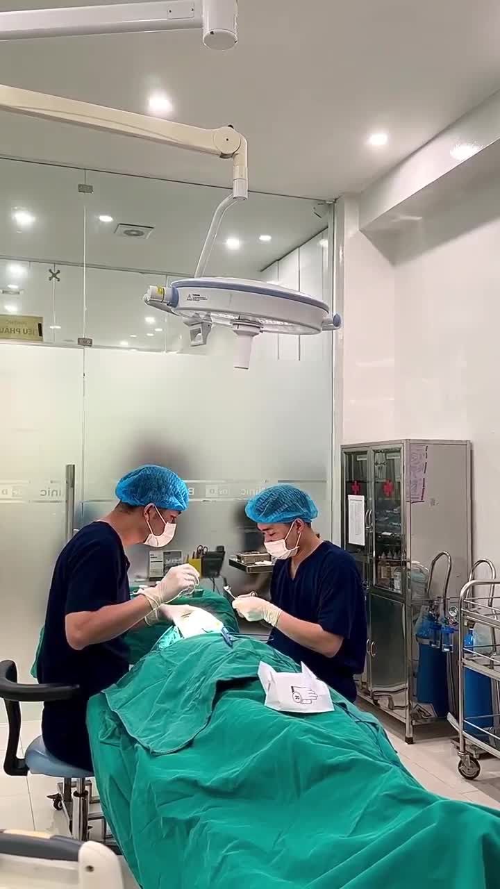 KHÁCH HÀNG THỰC HIỆN CẮT CÁNH MŨI TẠI DRD