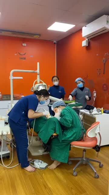 Cấy chân răng nhân tạo IMPLANT răng số R17 cho khách hàng Nguyễn Thị Toàn 65t tại Nha Khoa Vân Anh