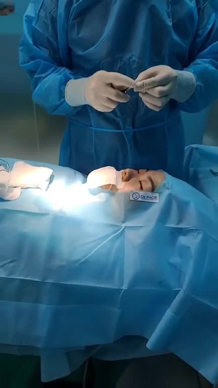Nâng Mũi Là Món Quà Cô Bạn Sale Ô Tô Này Tự Tặng Mình