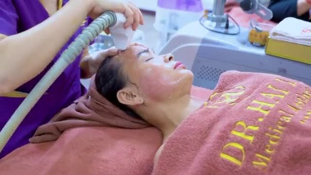 Công nghệ Nâng cơ trẻ hóa da tại Dr.Hải Lê có gì đặc biệt, cùng theo dõi quy trình thực hiện của vị khách hàng ngay lúc này nhé!
