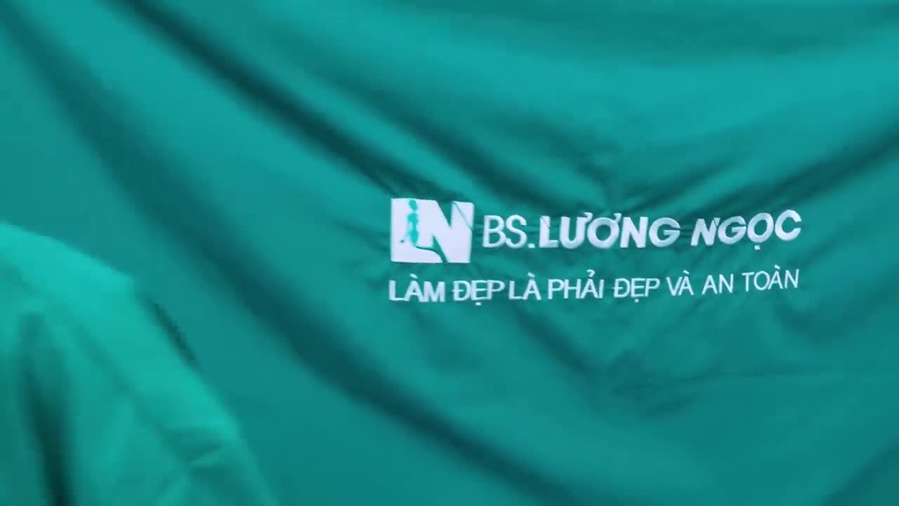 Ekip Bác Sĩ Lương Ngọc đã thực hiện thành công lấy ra lượng mỡ dư thừa tích tụ vùng bụng cho chị khách hàng với kết quả ngoạn mục: