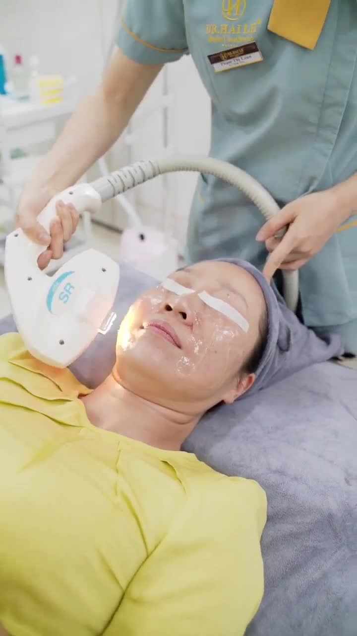Trị tàn nhang dứt điểm chỉ với 1 lần thực hiện công nghệ Spectra - Elos, đến Dr.Hải Lê!