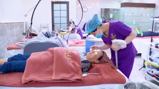 Làn da sạch tàn nhang chỉ với 1 buổi nhờ công nghệ Spectra-Elos, đến Dr.Hải Lê ngay để nhận cho mình sự tự tin!