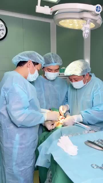CẬN CẢNH: Quá trình Bác sĩ Tú Dung CẮT 2 HÀM ĐẨY LÙI VỀ SAU cho Nữ sinh 9X thoát kiếp HÔ NẶNG