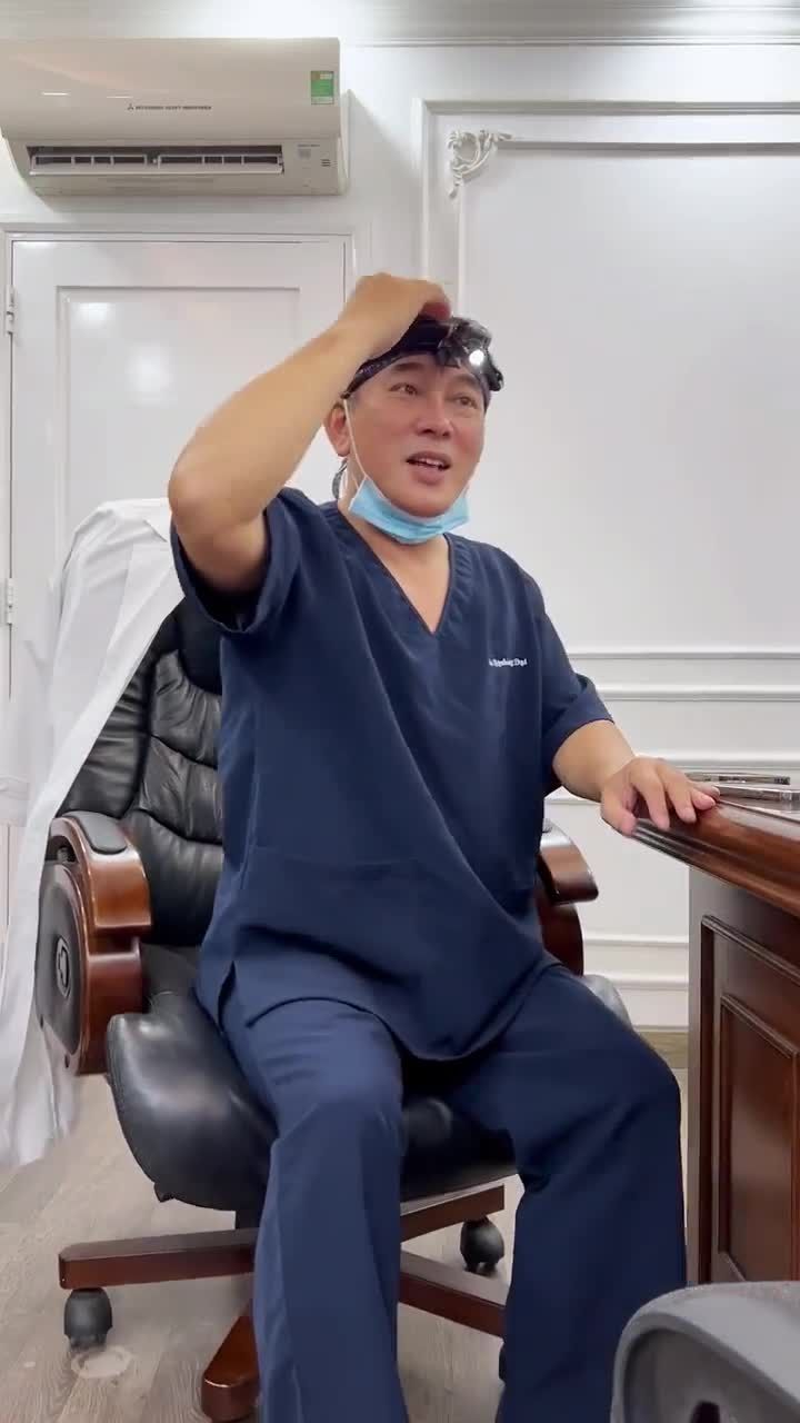 Tái khám mũi sau gần 1 tháng, chị khách hạnh phúc vì dáng mũi mới quá đẹp