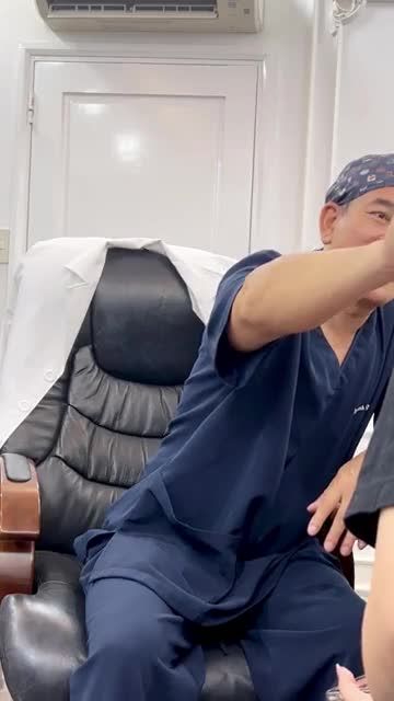 Tư vấn nâng mũi Khách hàng đã từng nâng mũi ở nơi khác, bị bao xơ đầu mũi nên sửa mũi phương pháp nào?