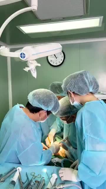 Bác sĩ Tú Dung trực tiếp CẮT ĐẨY LÙI 2 HÀM cho Nữ sinh Gen Z thoát kiếp MÓM LÂU NĂM