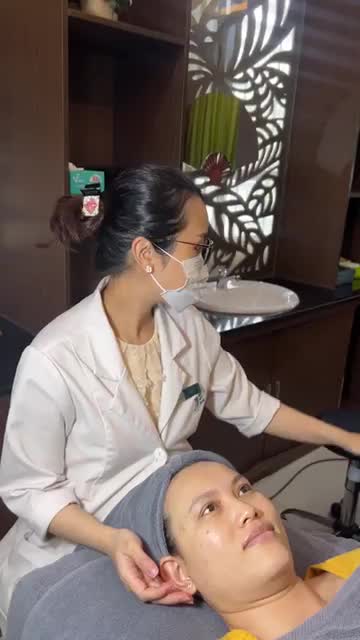 Quý cô 9X da SẠM, KHÔ, SẸO RỖ quyết tâm đến JW điều trị làn da với Laser Trẻ Hoá Da + Tiêm Tế Bào Gốc Tự Thân (PRP).