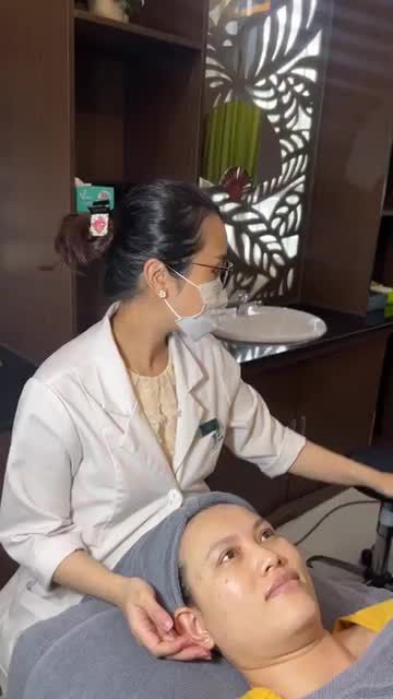 Quý cô 9X da SẠM, KHÔ, SẸO RỖ quyết tâm đến JW điều trị làn da với Laser Trẻ Hoá Da + Tiêm Tế Bào Gốc Tự Thân (PRP).