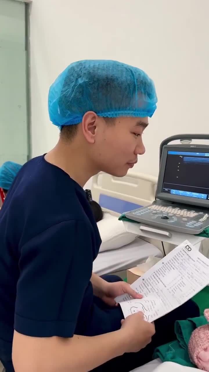 BÁC SĨ TÁI KHÁM CHO KHÁCH HÀNG SAU 1 THÁNG NÂNG V1 TẠI DRD