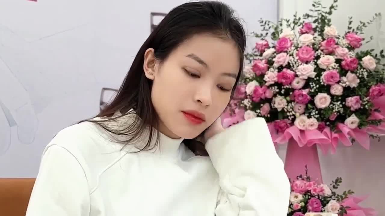 KHÁCH HÀNG CẮT MÍ GHÉP MỠ BÁC SĨ HỒNG VÂN TRÒN 7 NGÀY